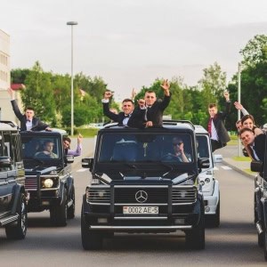 Прокат лимузинов, легковых автомобилей и микроавтобусов с водителем «Seven (Севен)» - изображение 4