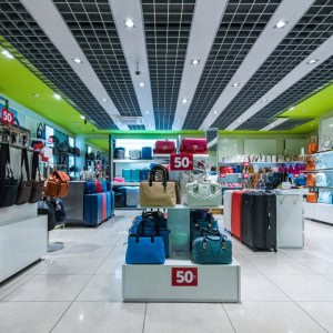 Магазин итальянских сумок и чемоданов «Carpisa (Карпиза)» - изображение 2