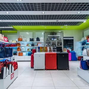 Магазин итальянских сумок и чемоданов «Carpisa (Карпиза)» - изображение 4