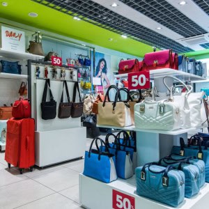 Магазин итальянских сумок и чемоданов «Carpisa (Карпиза)» - изображение 5